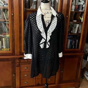 Moscino Tunic Dress Top . Eyelet. Black/ white. Sz Medium. Pre loved